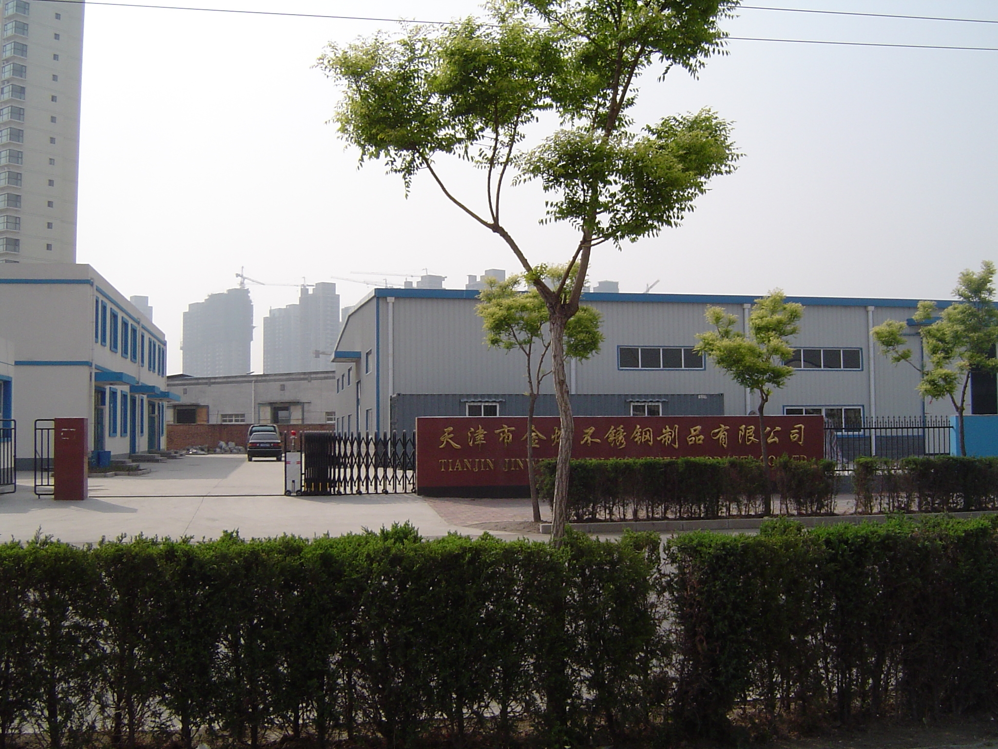 天津塘沽工农村街标准厂房出租可以分租一半